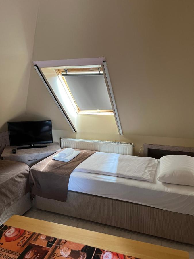 Irini Panzio Hotell Budapest Eksteriør bilde